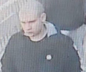 Brutalna napaść na kontrolerkę we Wrocławiu. Policja publikuje wizerunek