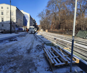 Koszmar w centrum Krakowa. Remont torowiska na Piłsudskiego potrwa do 2026 roku! Mieszkańcy tracą cierpliwość