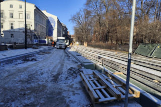 Koszmar w centrum Krakowa. Remont torowiska na Piłsudskiego potrwa do 2026 roku! Mieszkańcy tracą cierpliwość