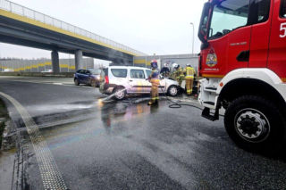 Wypadek i pożar auta na S8 w Łódzkiem