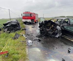 Koszmarny wypadek w Łankowicach koło Kcyni. Kierowca nie żyje, trzy kobiety w szpitalach