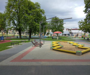 Plac zabaw w Parku Strzeleckim w Tarnowie