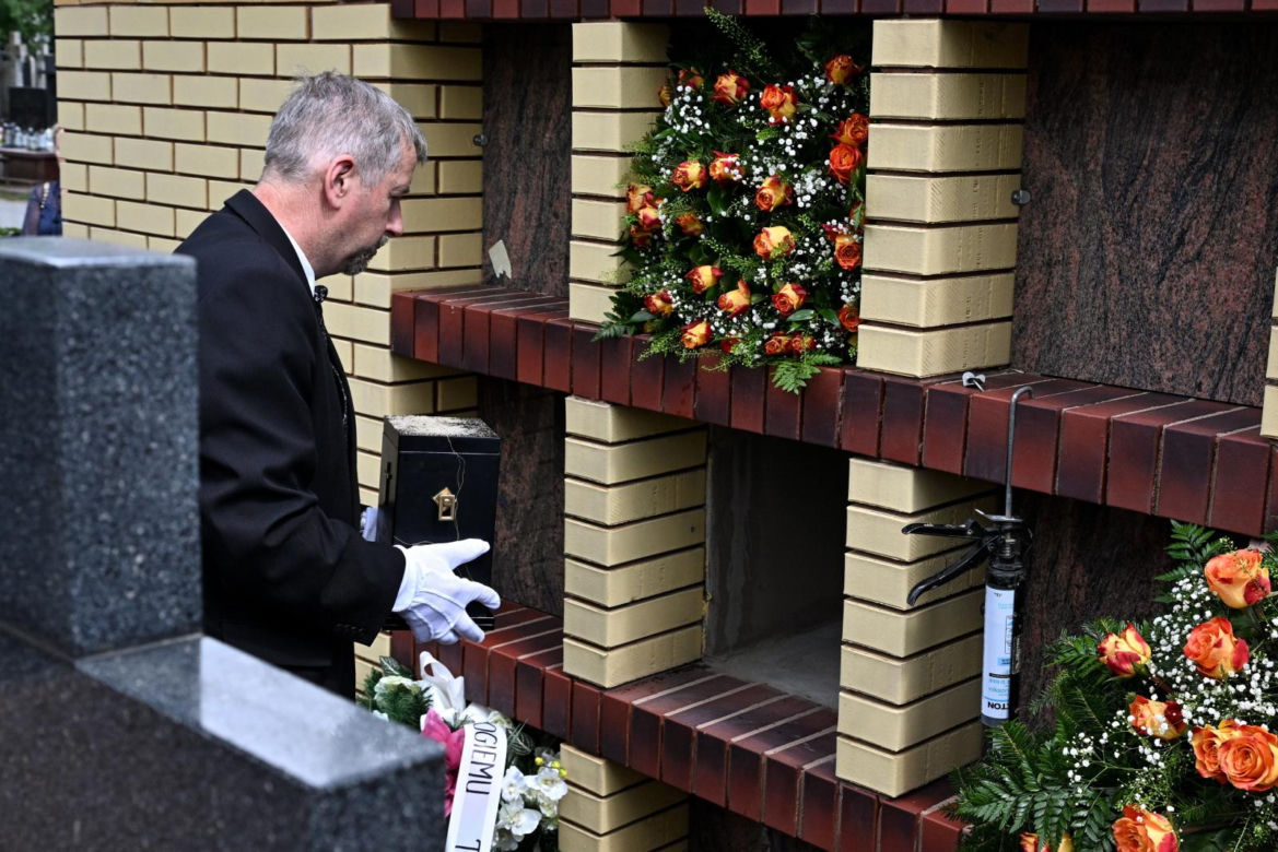   Pogrzeb Anatola Czaplickiego. Arcybiskup Galbas: pamięć o tym koszmarze długo nie przeminie