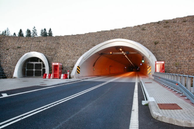 Ważny tunel całkowicie zamknięty. Są objazdy