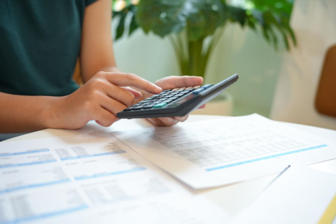 Tyle można zarobić w stołecznym ratuszu. Niektórzy mają wypłatę wyższą niż Trzaskowski!