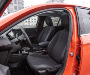Peugeot 208 Allure vs Opel Corsa Elegance