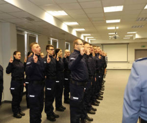 Ślubowanie nowych policjantów w Radomiu
