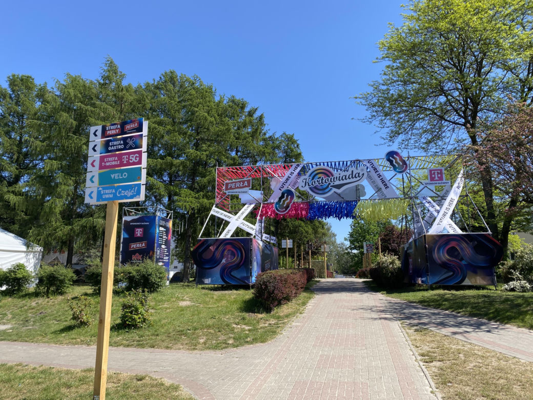 Kortowo zamienia się w festiwalowe miasteczko. Scena główna już prawie gotowa. Zobacz zdjęcia