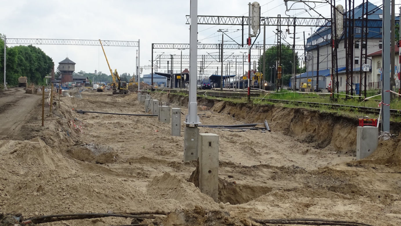 Stacja Olsztyn Główny. Postępują prace przy tunelu i torach [ZDJĘCIA]