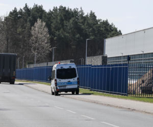 Strzały w łódzkiej fabryce, 400 osób ewakuowanych. Trwa obława