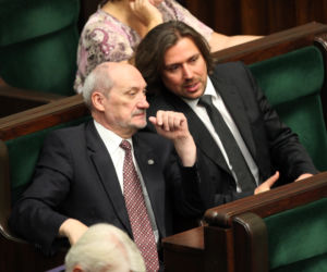 Antoni Macierewicz chce powrotu agenta Tomka do PiS?