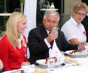 Lech Kaczyński i Jarosław Kaczyński na sportowych zdjęciach