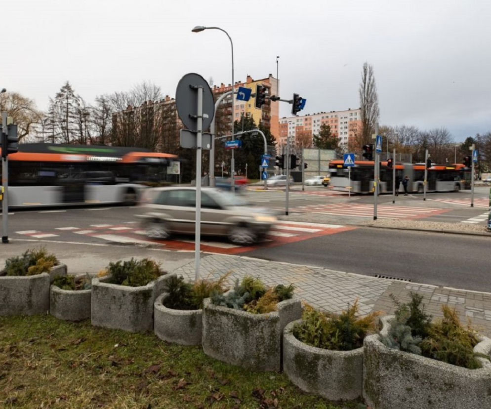 Rzeszów. Przebudowa skrzyżowania ul. Kwiatkowskiego i al. Powstańców Warszawy. Powstanie wiadukt i rondo 