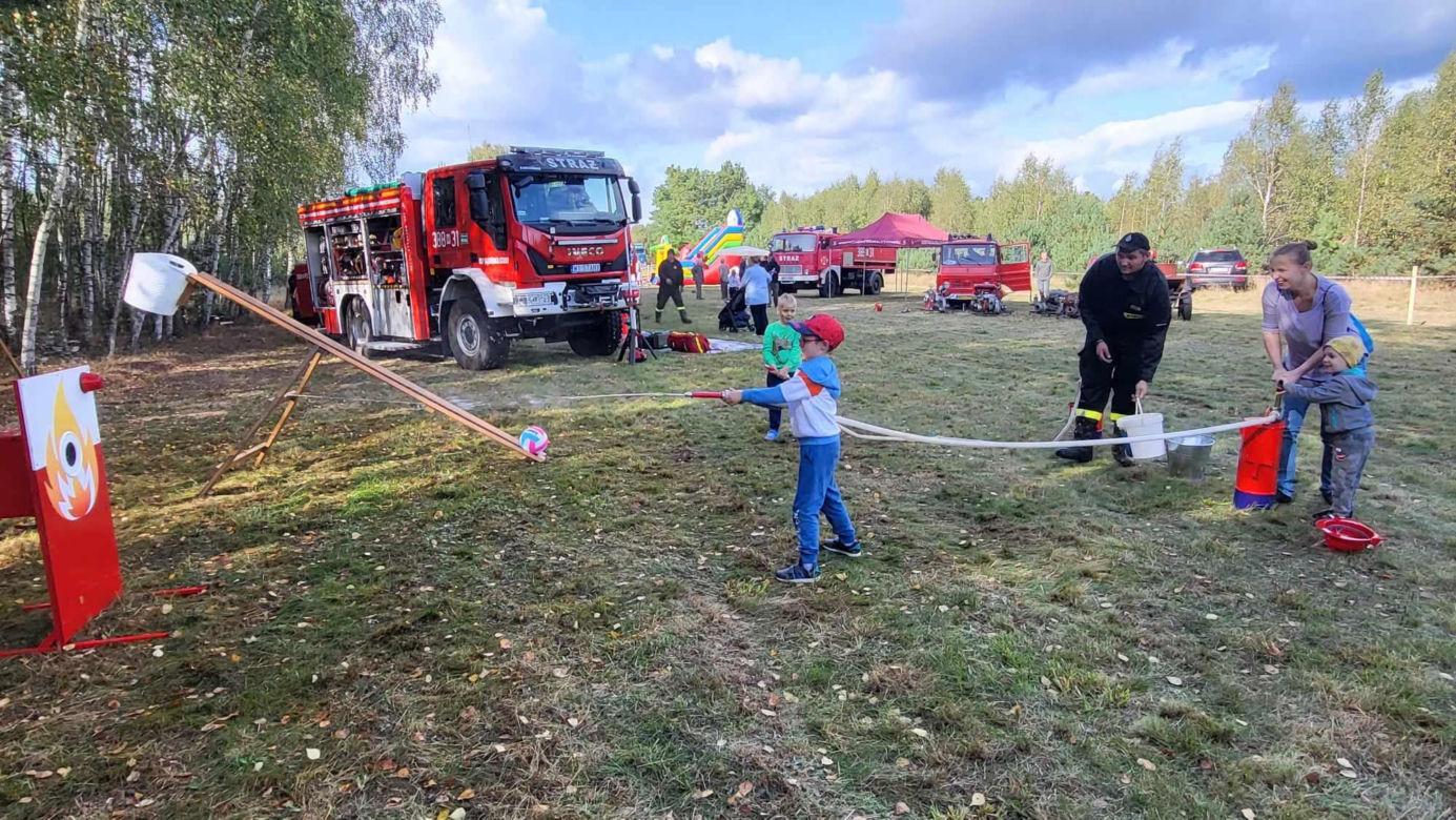 Piknik "Tak to było sto lat temu" w Dąbrówce Stany