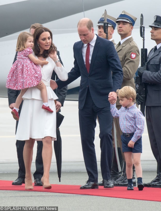 Kate Middleton z dziećmi na rodzinnych zdjęciach