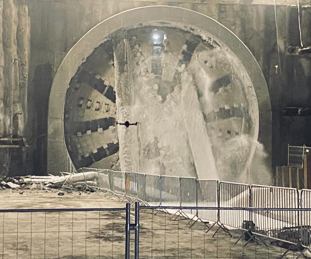 Kinga i Jadwiga pokazały moc!  Zakończyło się wiercenie tunelu kolejowego pod Pisarzową