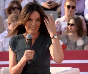 Dorota Gawryluk na debacie przed Pałacem Prezydenckim