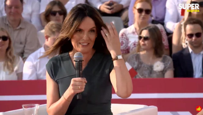 Dorota Gawryluk na debacie przed Pałacem Prezydenckim
