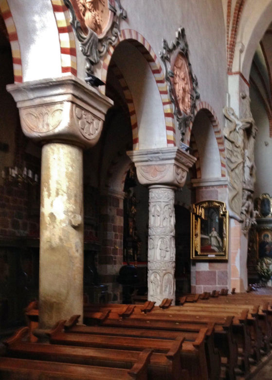 Zabytkowy kościół romański w Strzelnie