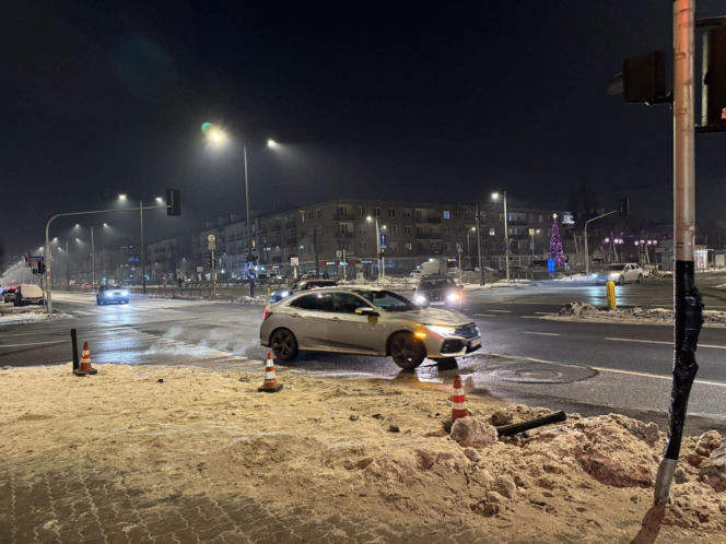Zginął mały chłopiec. W miejscu tragedii zapłonęły znicze. Warszawa wstrząśnięta wypadkiem na Grochowskiej