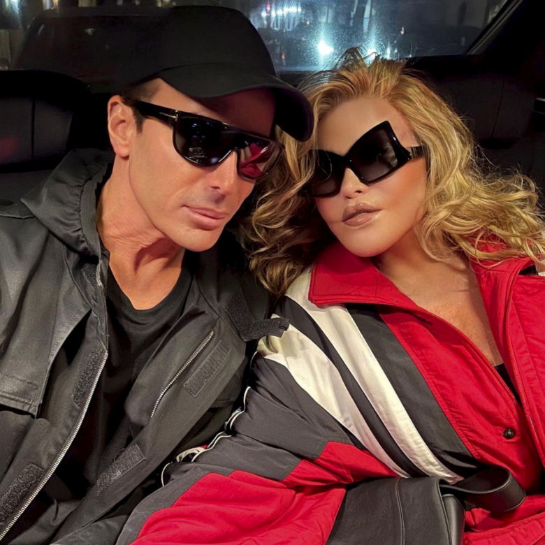Kobieta kot szokuje na Instagramie! Jocelyn Wildestein zrobiła retusz wszech czasów 