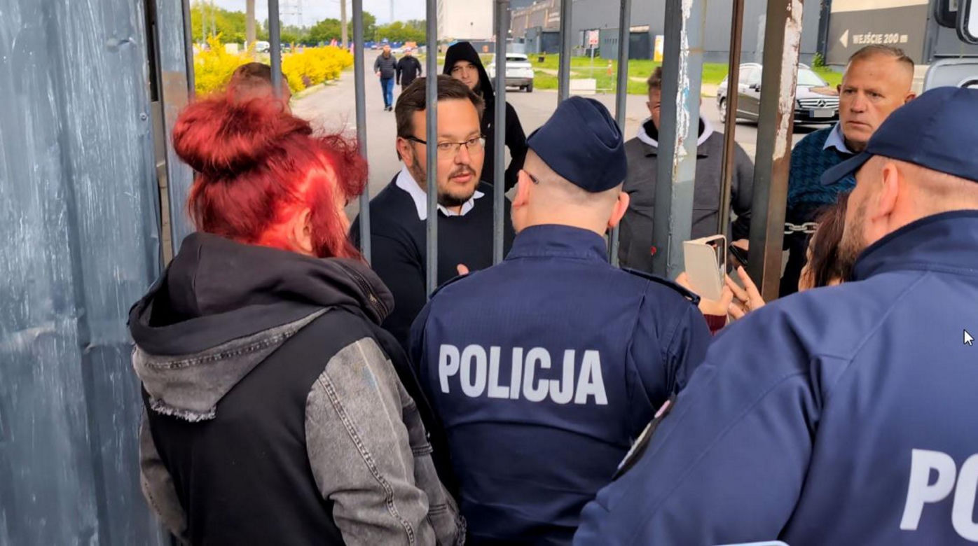 Hala na Modlińskiej zamknięta dla kupców. To koniec bazaru 
