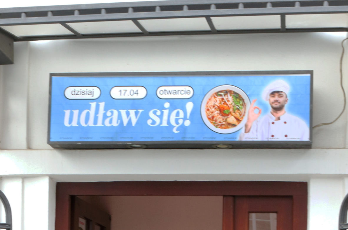 Nowa restauracja w Warszawie szokuje. "Udław się i wy*******aj"