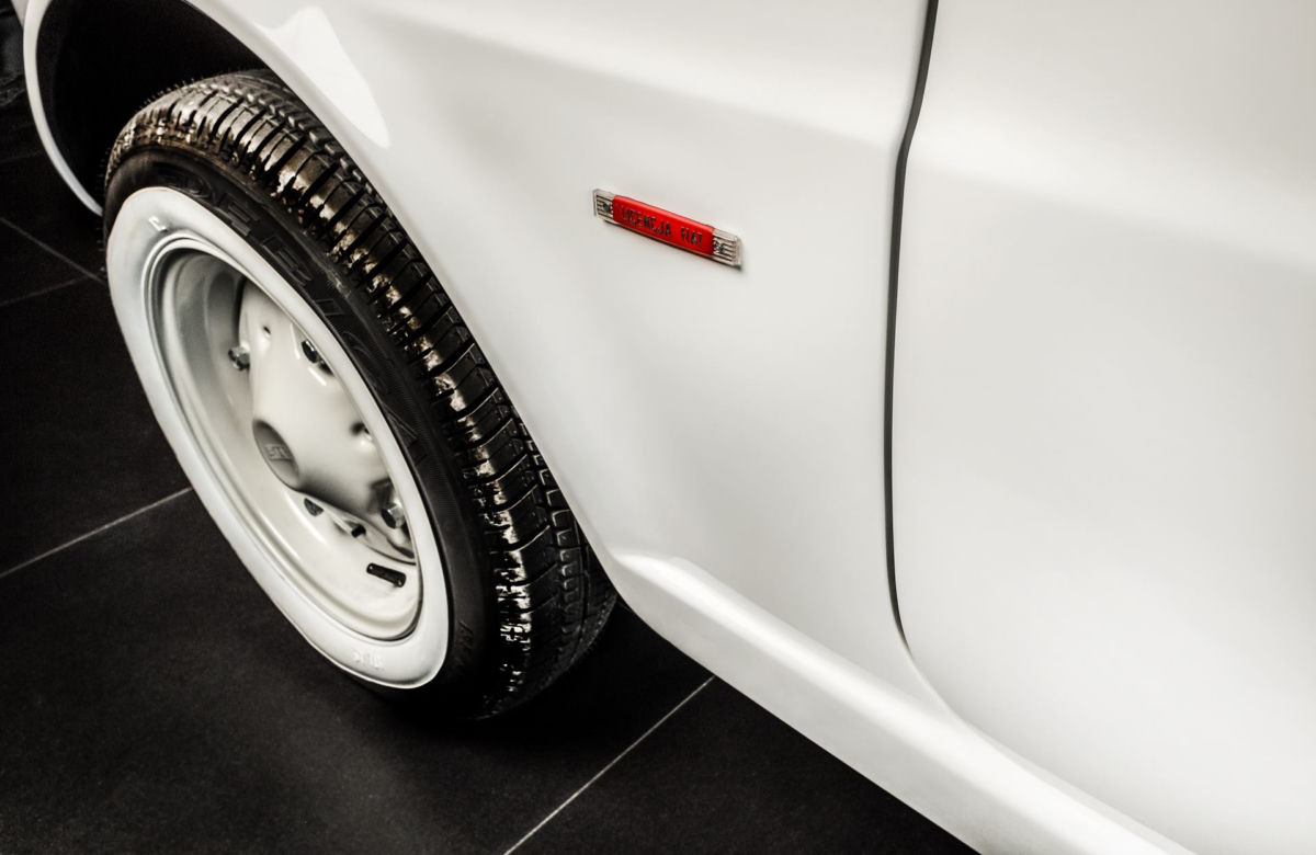 Fiat 126p dla Toma Hanksa z wnętrzem Carlex Design