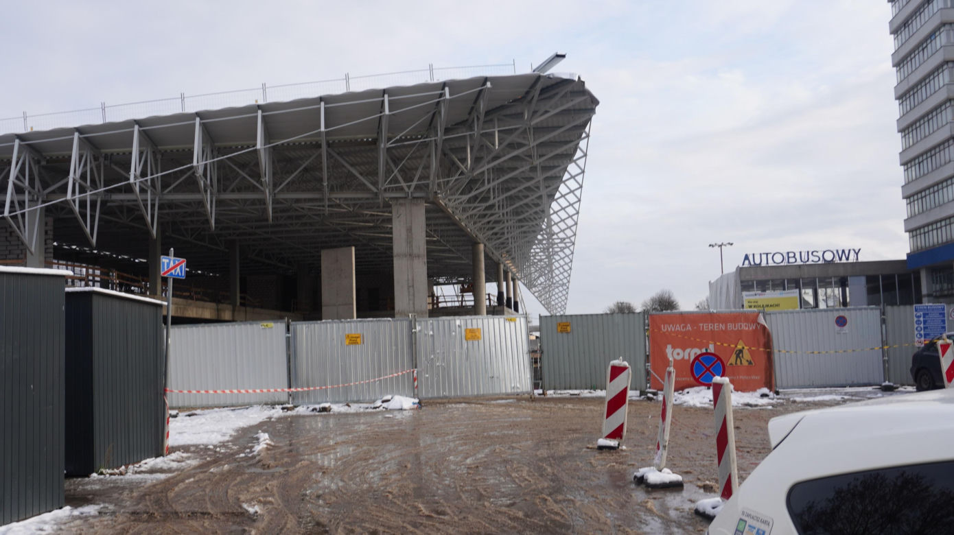 Dworzec Główny w Olsztynie rośnie w oczach. Stoi już metalowa konstrukcja budynku [ZDJĘCIA]
