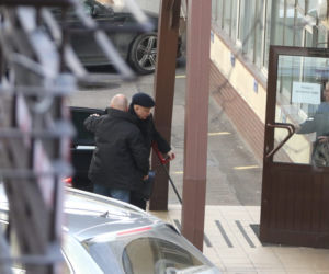 Jarosław Kaczyński. Chory prezes znowu przyszedł do pracy
