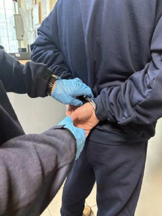 Radosław H. wyszedł z więzienia i od razu zaatakował. Urządził piekło nastolatce