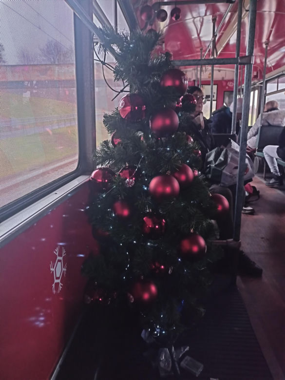 Świąteczny tramwaj KitKat w Poznaniu
