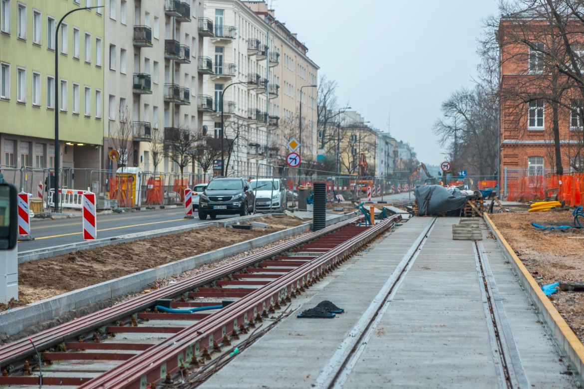 Budowa tramwaju na Rakowieckiej w Warszawie w styczniu 2025 r.