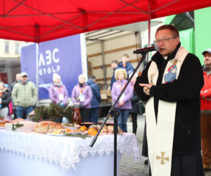 Kard.Ryś na wigilii dla potrzebujących : Każdy człowiek nosi w sobie królewską godność