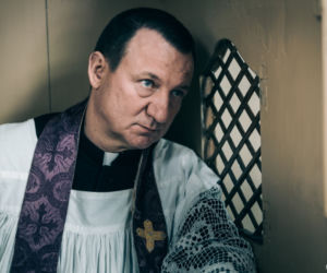 Kler - znani aktorzy w sutannach 
