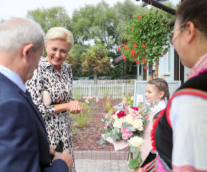 Agata Duda opalona