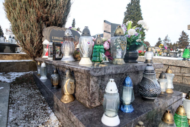 Grób Gierka a 113. rocznicę jego urodzin