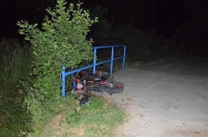 Kąty: Nie żyje 26-letni motocyklista, uderzył w przydrożne barierki