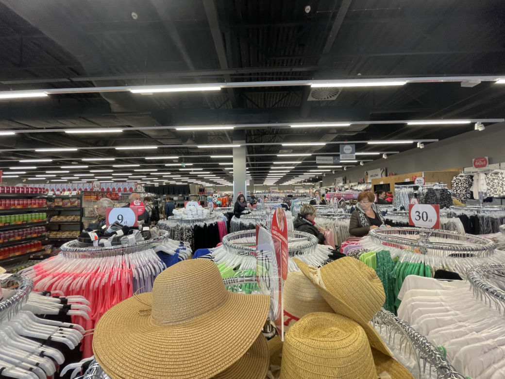 Otwarcie pierwszego w Polsce sklepu Woolworth w centrum handlowym Atut w Krakowie