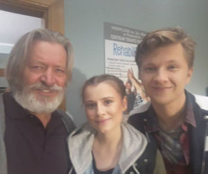 M jak miłość po wakacjach 2019. Łukasz (Jakub Józefowicz), Katia (Joanna Jarmołowicz), pacjent (Stanisław Banasiuk)