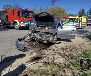 Emeryt w „maluchu” wymusił pierwszeństwo. Na miejscu lądował śmigłowiec LPR!