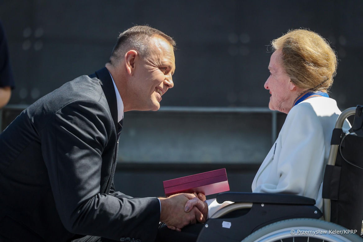 Poruszające sceny z Nawrockim. Tak potraktował uczestniczkę Powstania Warszawskiego
