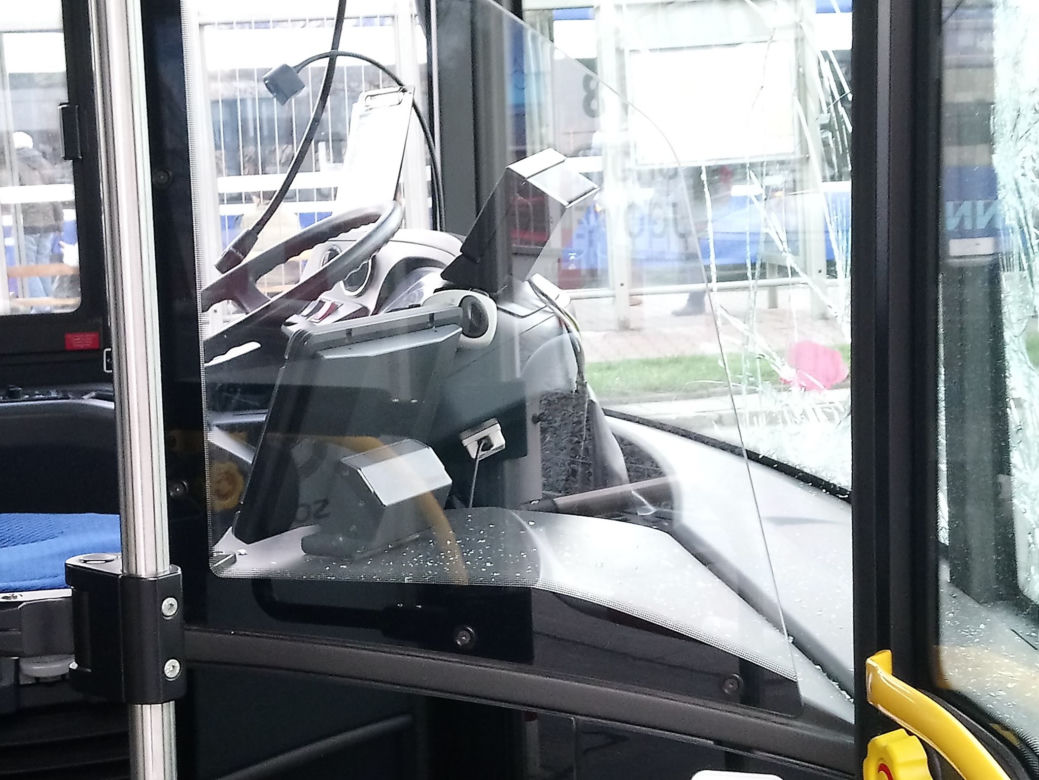Kraków: Poważny wypadek na rondzie Grunwaldzkim. Karetka zderzyła się z autobusem