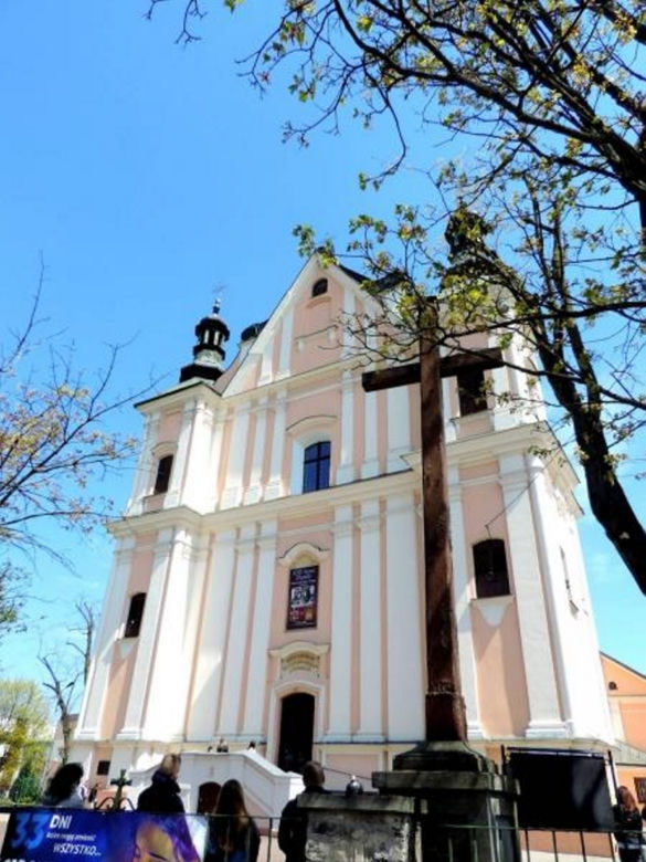 40 ciosami nożem zabił komorniczkę