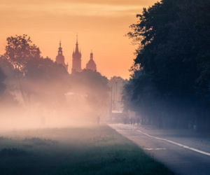 Mgliste, jesienne poranki w Krakowie z klimatem