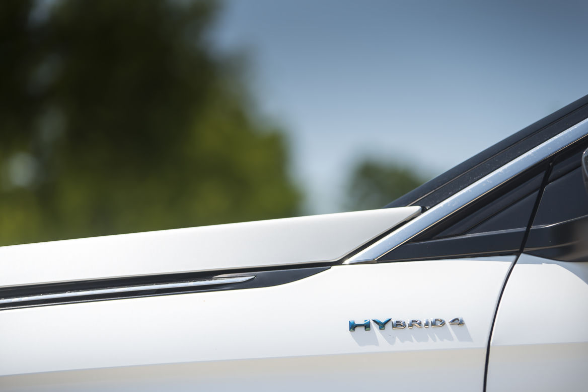 Peugeot 3008 GT HYbrid4 300 KM e-EAT8