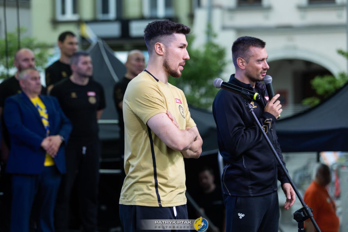 Wielka feta na Rynku. Kibice świętowali sukces Łomży Vive Kielce