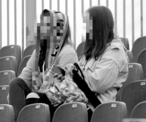 Toyota roztrzaskała się na drzewie. Zginęły młode piłkarki
