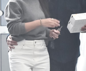 Marcin Mroczek z dziewczyną w cukierni