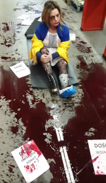 Monika leżała w kałuży krwi między kasami. Wstrząsający protest w rosyjskim sklepie w Jaworznie